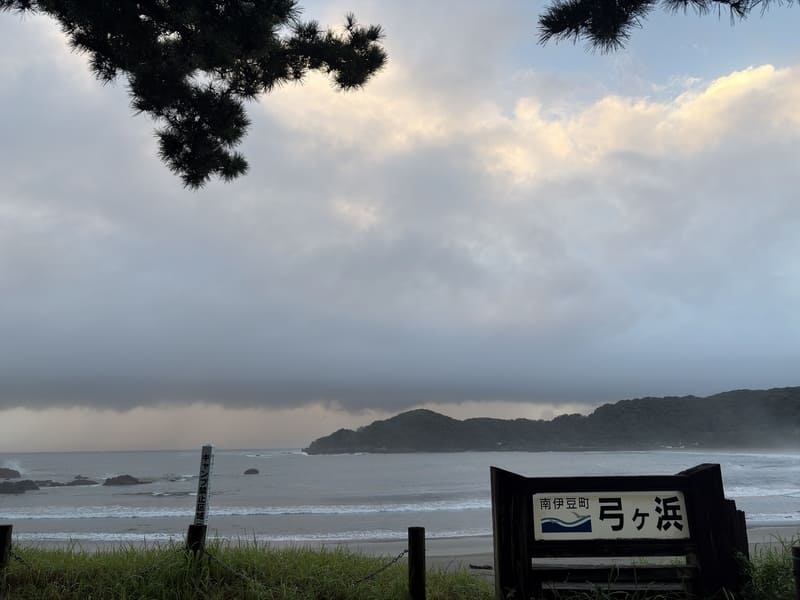 20260807Yumigahama Beach is shrouded in fog.