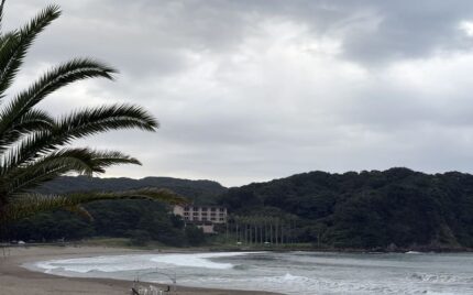 Yumigahama Beach under rainy skies3