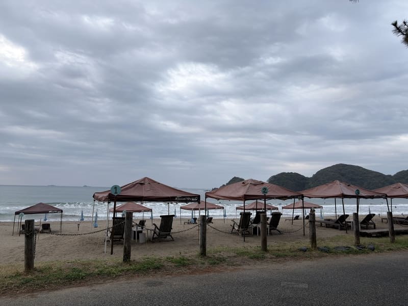 Yumigahama Beach under rainy skies4