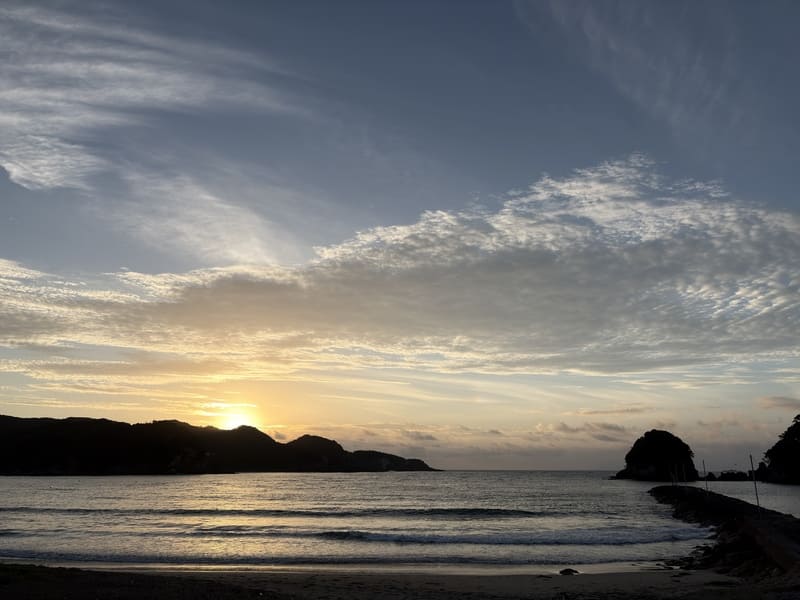 Vibrant sunrise at Yumigahama Beach2