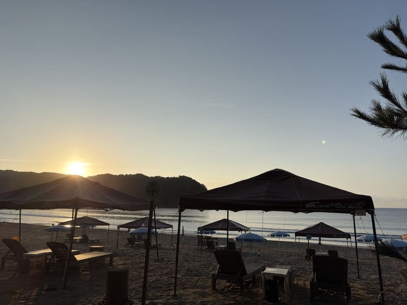 Yumigahama Beach at sunrise1